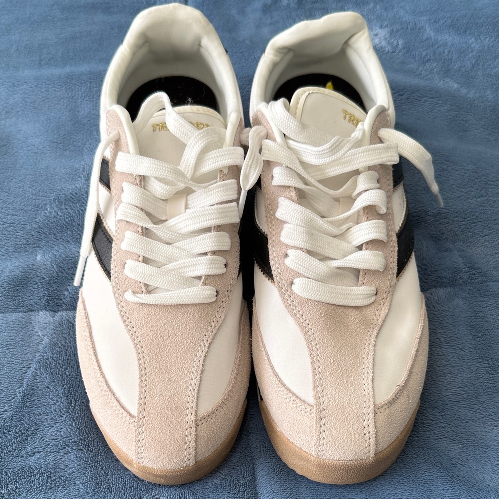 Brand New Tretorn White and Beige Sneakers